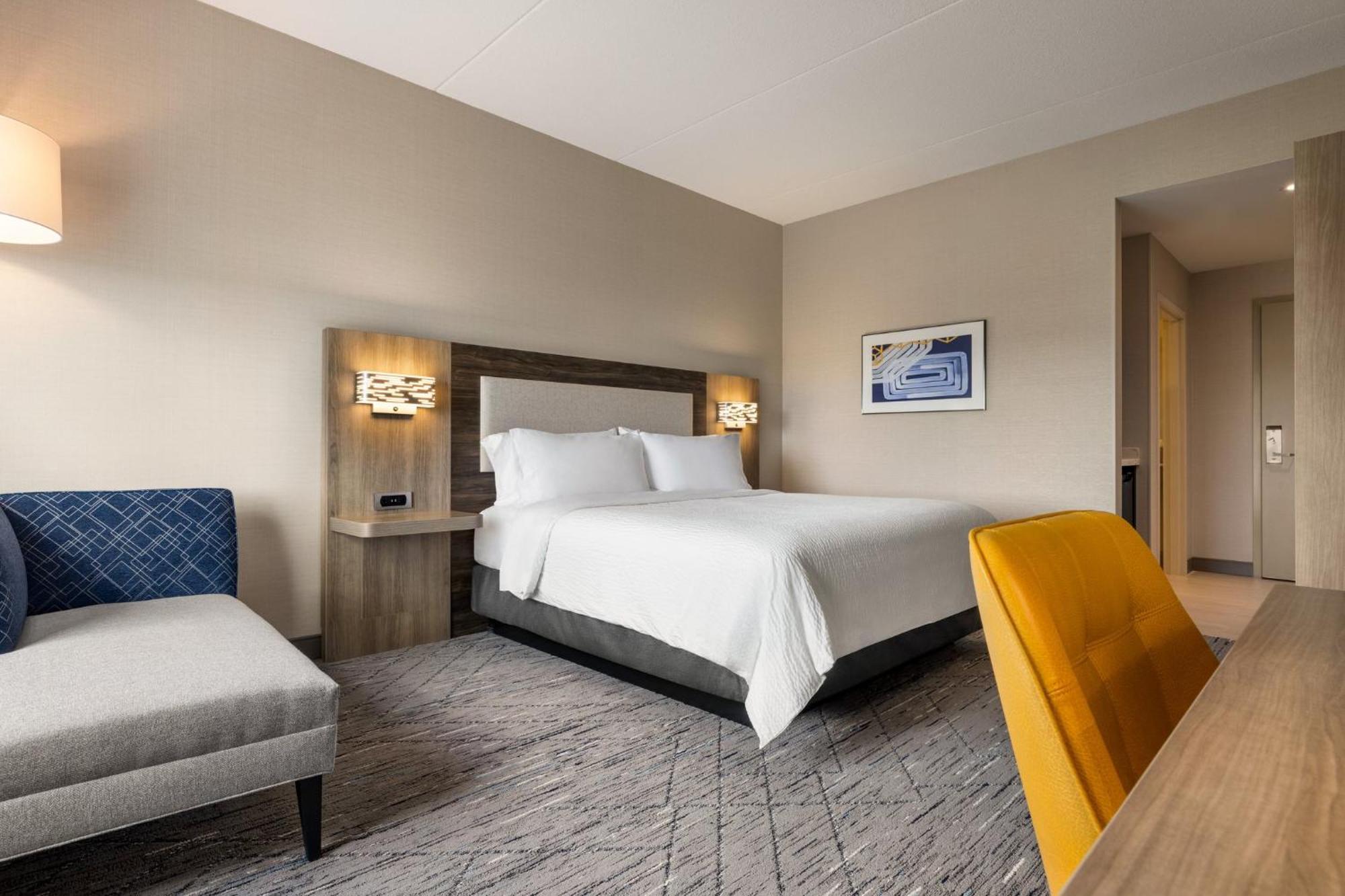 Holiday Inn Express - Strathroy By Ihg Exterior photo